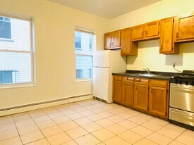 17 Parker Hill Ave, Unit 1 in Boston, MA - Building Photo