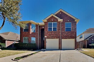18914 Woodglen Shadows Dr in Humble, TX - Building Photo