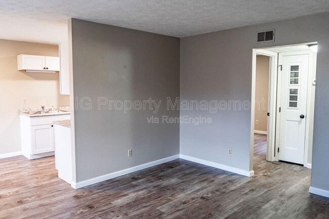 129 Hillcrest Dr in Knoxville, TN - Foto de edificio - Building Photo