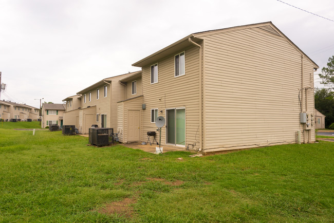 Southhampton Apartments in Birmingham, AL - Foto de edificio - Building Photo