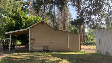 1796 Rogue River Hwy in Gold Hill, OR - Building Photo - Building Photo