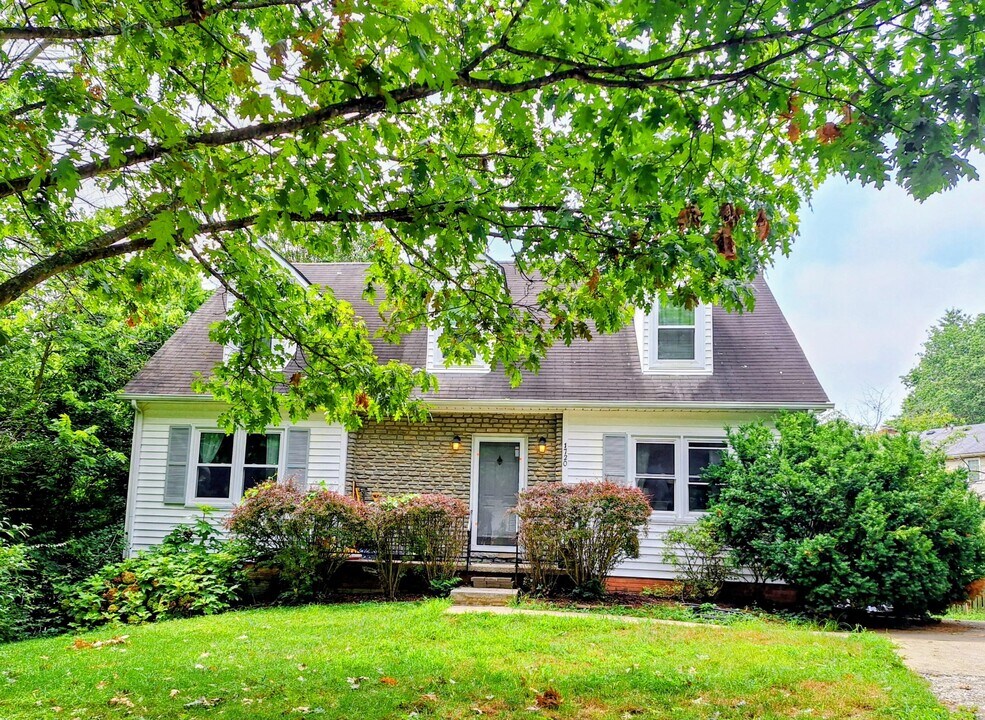 1720 Brook Park Dr in Lexington, KY - Building Photo