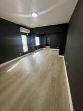 242 E 54th St in Los Angeles, CA - Building Photo - Building Photo