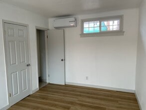 2470-2472 Iowa Ave in South Gate, CA - Building Photo - Building Photo