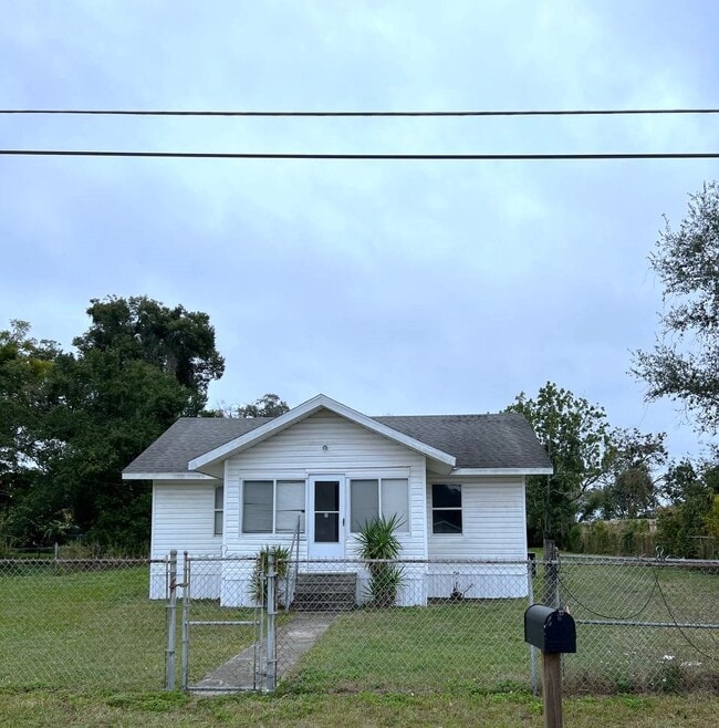 property at 1019 N Marion Ave
