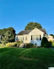 23 Schoeneck Ave in Nazareth, PA - Building Photo - Building Photo