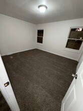 11 Westwood Dr in Sauget, IL - Building Photo - Building Photo