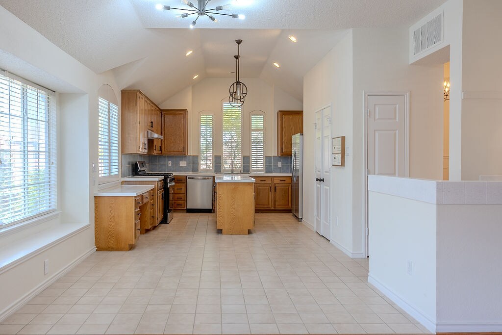 7305 Netherlands Ln in Plano, TX - Building Photo