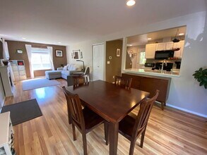 1125 Fruitland Dr in Bellingham, WA - Building Photo - Building Photo