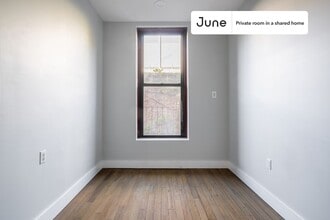 Private bedroom in 4 bed/2 bath Home in New York, NY - Building Photo - Building Photo