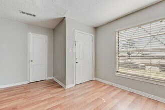 6427 Christensen Dr in Dallas, TX - Building Photo - Building Photo