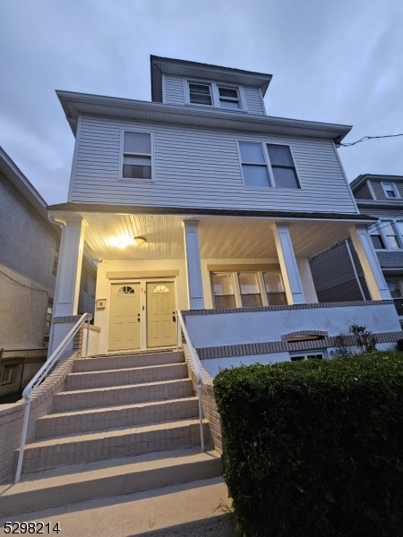 38 Portland Ave in Clifton, NJ - Building Photo