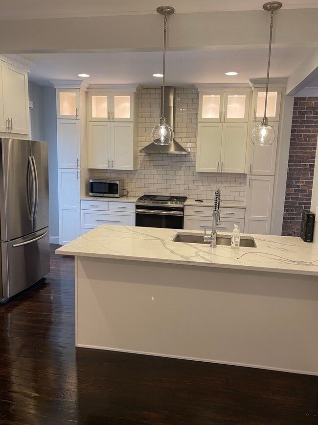 property at 1619 Pembroke Ave