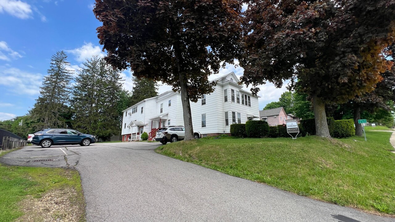 712 Central Ave in Dover, NH - Foto de edificio