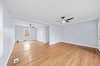 5352 W 90th St in Oak Lawn, IL - Foto de edificio - Building Photo