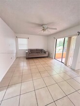 10889 NW 7th St, Unit 22-30 in Miami, FL - Building Photo - Building Photo