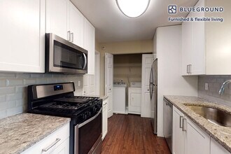 100 Court N Dr in Melville, NY - Building Photo - Building Photo
