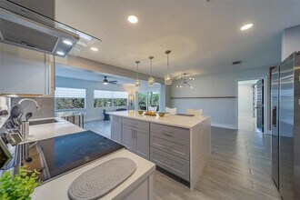 400 Capri Blvd in Treasure Island, FL - Building Photo - Building Photo