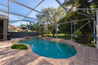 1527 S Club Dr in Wellington, FL - Building Photo - Building Photo