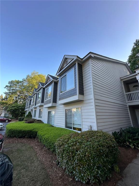 property at 76 Rumson Ct