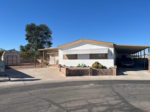 3275 Chimayo Ln in Las Vegas, NV - Foto de edificio - Building Photo