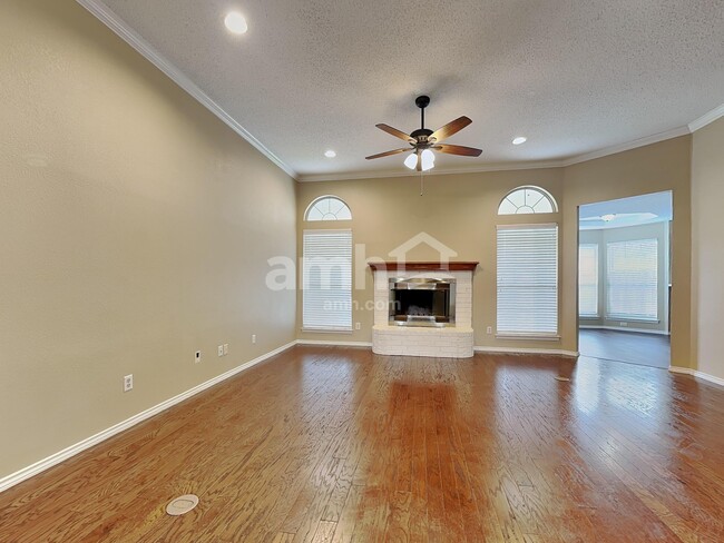 property at 7312 Glen Dr