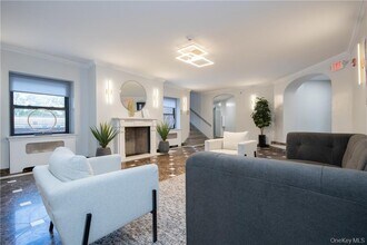 381 Broadway in Dobbs Ferry, NY - Building Photo - Building Photo