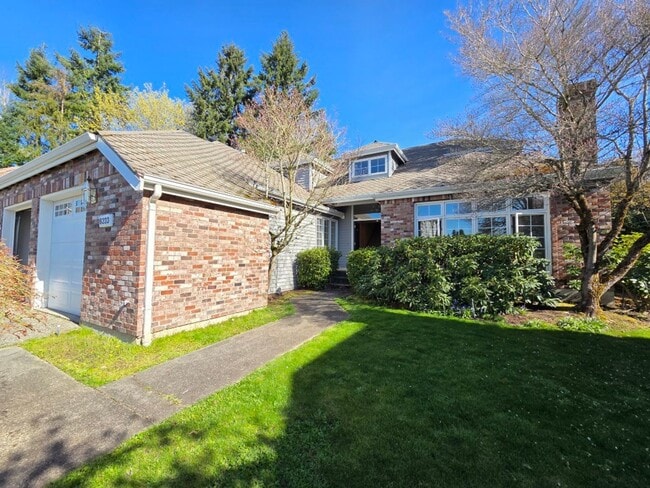 property at 6333 138th Pl SE