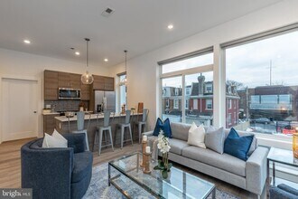 5545 Pulaski Ave, Unit 407 in Philadelphia, PA - Building Photo - Building Photo