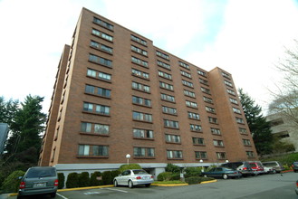 Meridian Manor in Seattle, WA - Foto de edificio - Building Photo