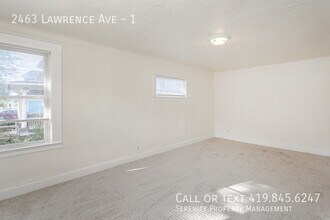 2463 Lawrence Ave in Toledo, OH - Building Photo - Building Photo