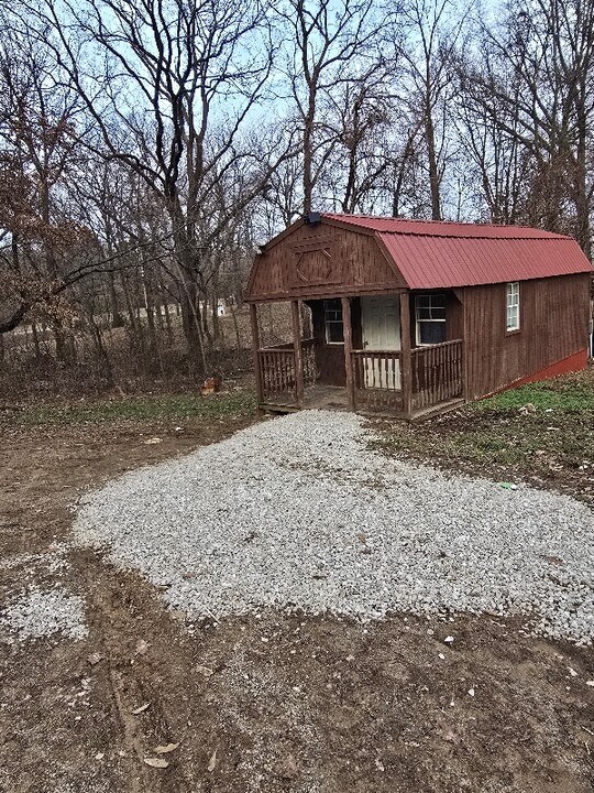 8880 E State Rd 54 in Dugger, IN - Building Photo