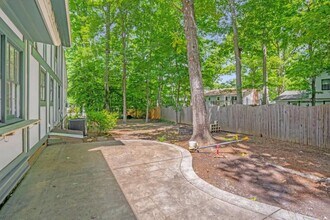 1404 Coral Ct in Cary, NC - Building Photo - Building Photo