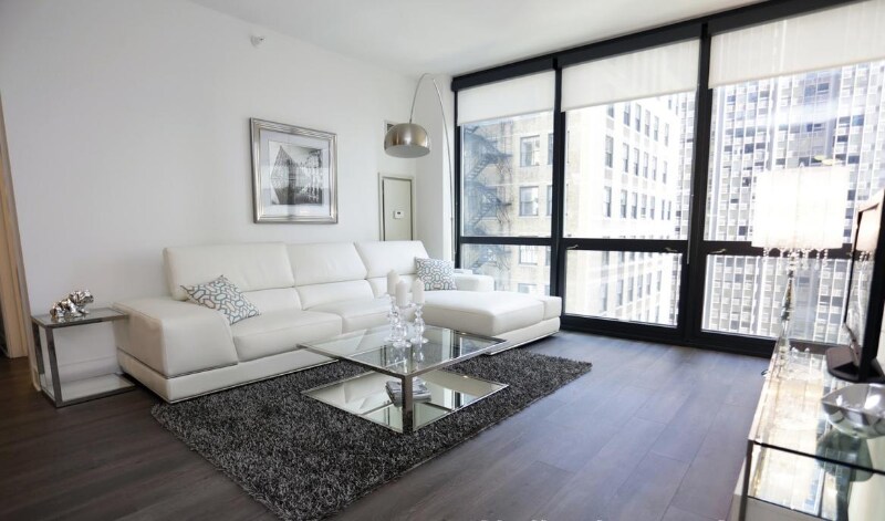 53 E Lake St in Chicago, IL - Building Photo