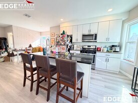 66 Quint Ave in Boston, MA - Building Photo