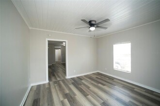 887 W State Rd 434 in Oviedo, FL - Foto de edificio - Building Photo