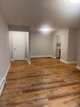 65 Oaklawn Ave in Cranston, RI - Building Photo - Building Photo