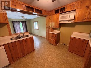 1413 Station St in Pelham, ON - Building Photo - Building Photo