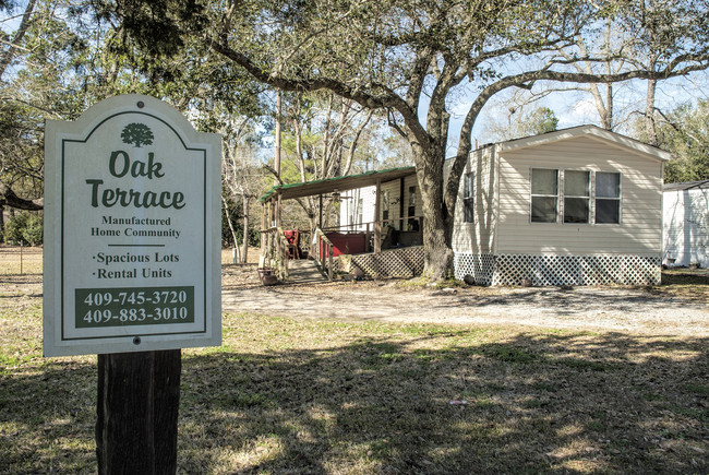 8260 Linscomb Rd in Orange, TX - Building Photo - Building Photo