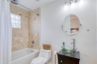 2526 Durwood St in Austin, TX - Building Photo - Building Photo