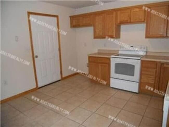 104 W 5th St in Edgerton, KS - Building Photo - Building Photo