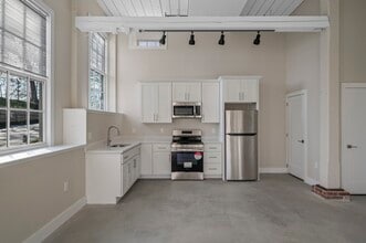 34 Tremaine St in Leominster, MA - Building Photo - Building Photo