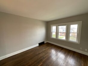 19824 Pasnow Ave in Euclid, OH - Building Photo - Building Photo