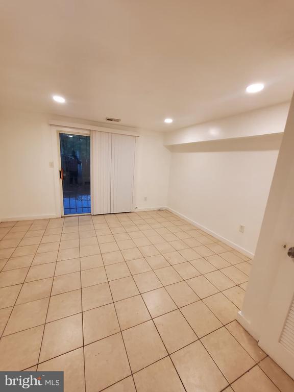property at 1909 Dutch Village Dr