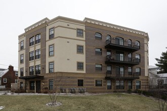 2702 Lee Hwy in Arlington, VA - Foto de edificio - Building Photo