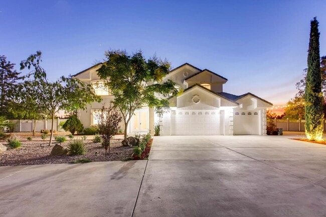 39575 Ave Ascencion in Temecula, CA - Foto de edificio - Building Photo