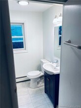 47 Soundview Ave in Shelton, CT - Building Photo - Building Photo