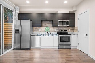 8839 Midvale Ave N in Seattle, WA - Building Photo - Building Photo