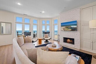 1011 S Pacific St in Oceanside, CA - Building Photo - Building Photo