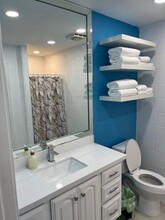1440 Harbor Island Dr in Port Isabel, TX - Foto de edificio - Building Photo